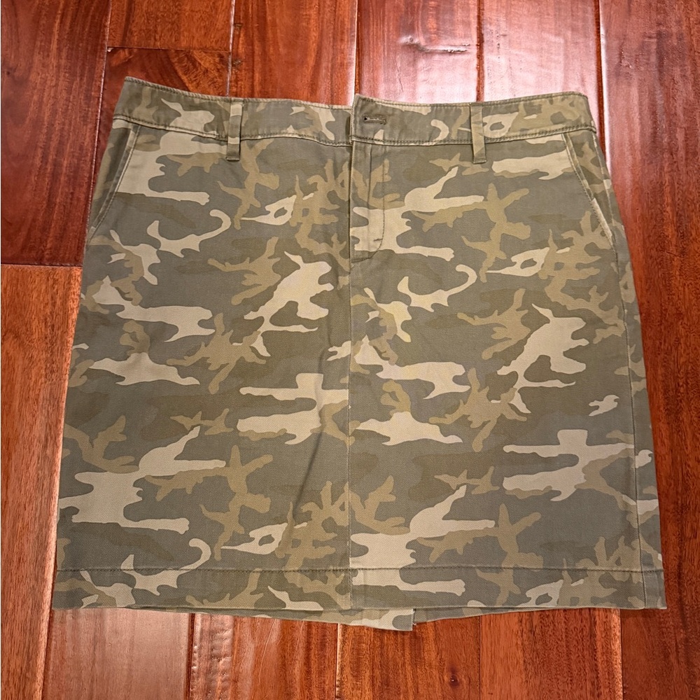 G.H. Bass & Co. Green Camouflage Skirt